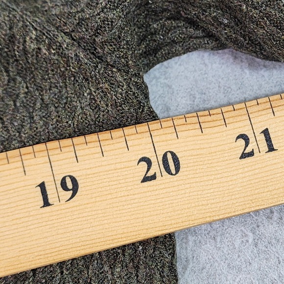 Simply Vera Wang V-Neck Sweater Womans Large Olive Green Lace Up Sleeve - Picture 6 of 12